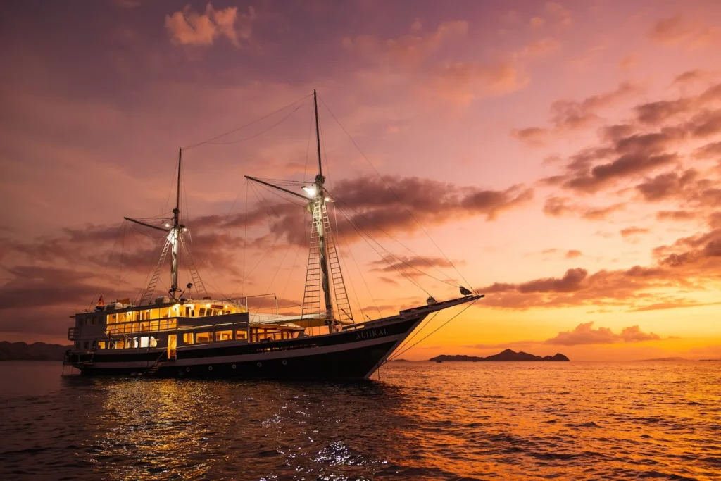 Aliikai Voyage illuminated at sunset
