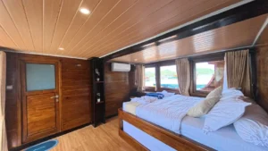 Deluxe Panoramic cabin view aboard Arfisyana 2