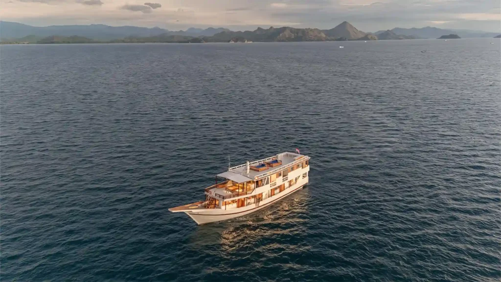 Ayvara liveaboard viewed from the water