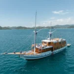 Baraka phinisi exterior in Komodo National Park
