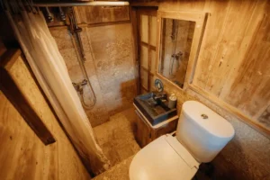 Private ensuite bathroom aboard Cajoma IV phinisi