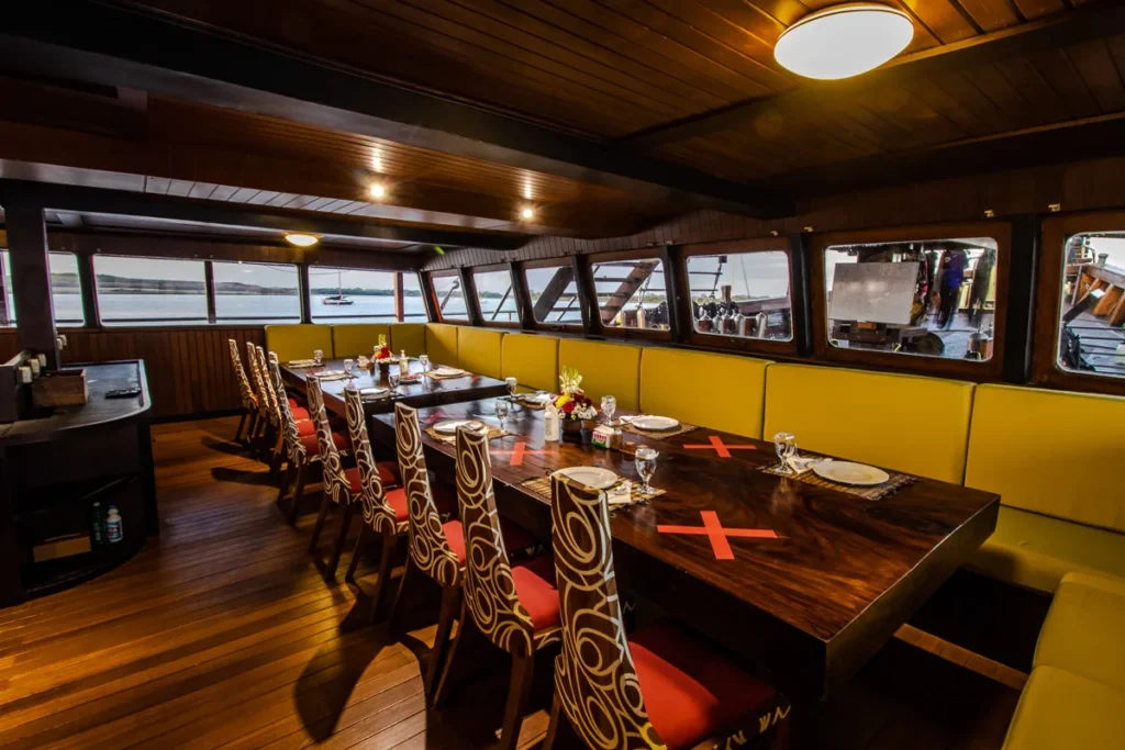 Second view of the indoor restaurant aboard Cheng Ho
