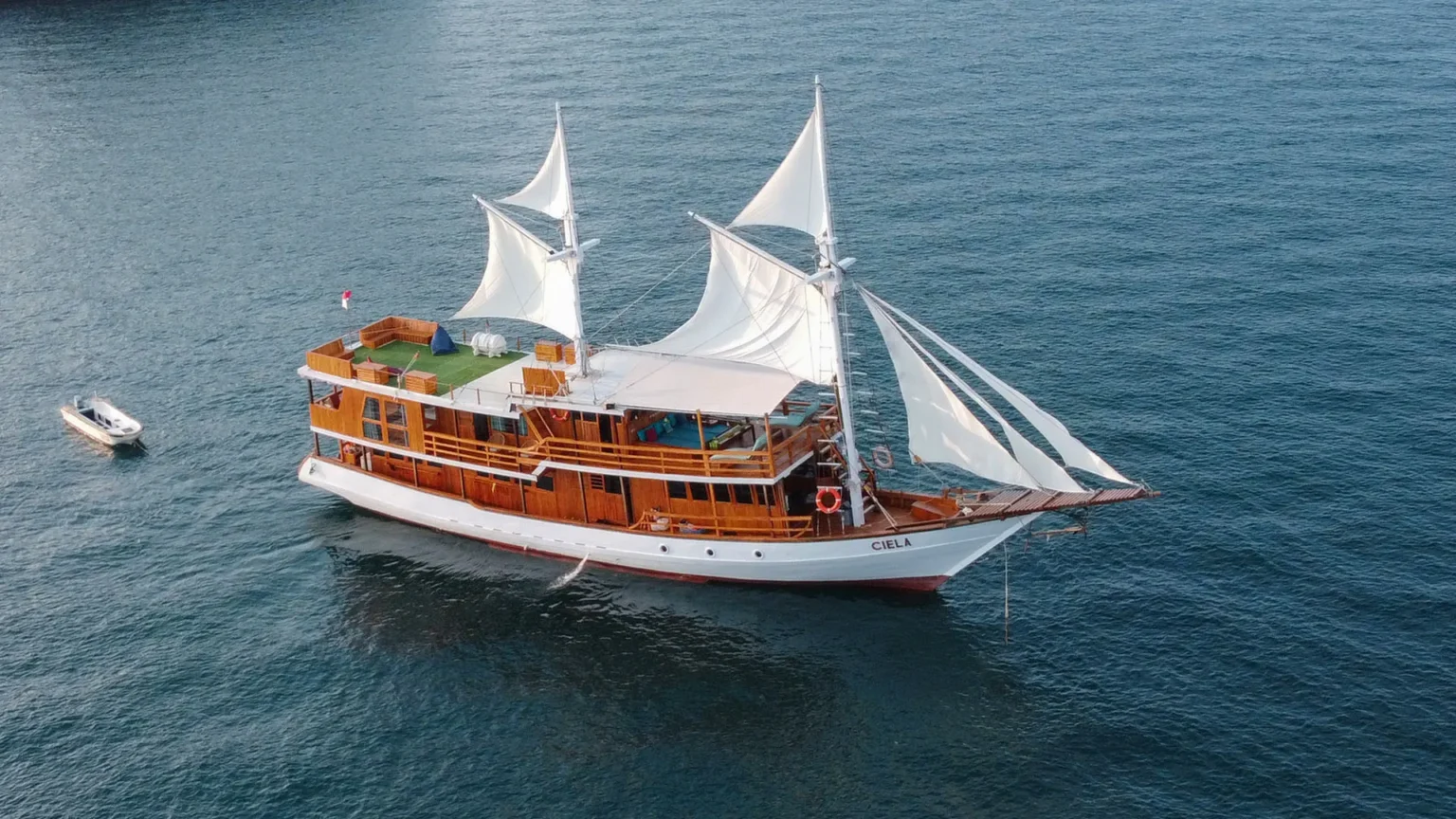 Ciela phinisi exterior in Komodo National Park