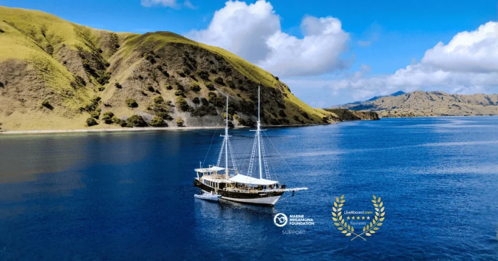 EcoPro Duyung Baru phinisi liveaboard exterior