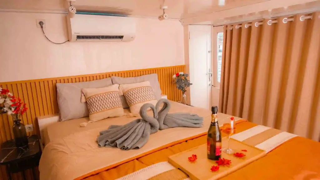 Poseidon Cabin aboard Giona phinisi