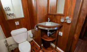 Ensuite bathroom aboard Ikan Kayu