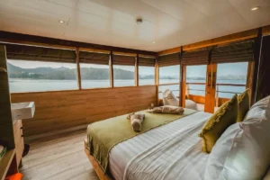 Ocean-view room in an Indo Master Superior Twin Double Suite