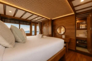 Interior of Suite 2 Stateroom aboard the KAI Voyage phinisi