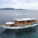Kaia, a 26-metre dive phinisi built in 2022, sailing in Komodo National Park
