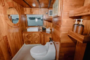 Ensuite bathroom in the La Galigo Suite