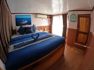 Master Cabin Sea View aboard La Nissa phinisi