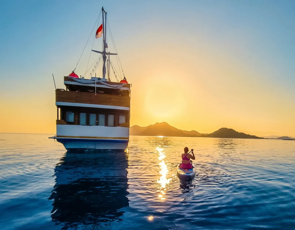 The LaMain Voyage I luxury phinisi yacht sailing in Komodo National Park