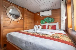 Second view of a Deluxe Ocean cabin aboard Magika Liveaboard