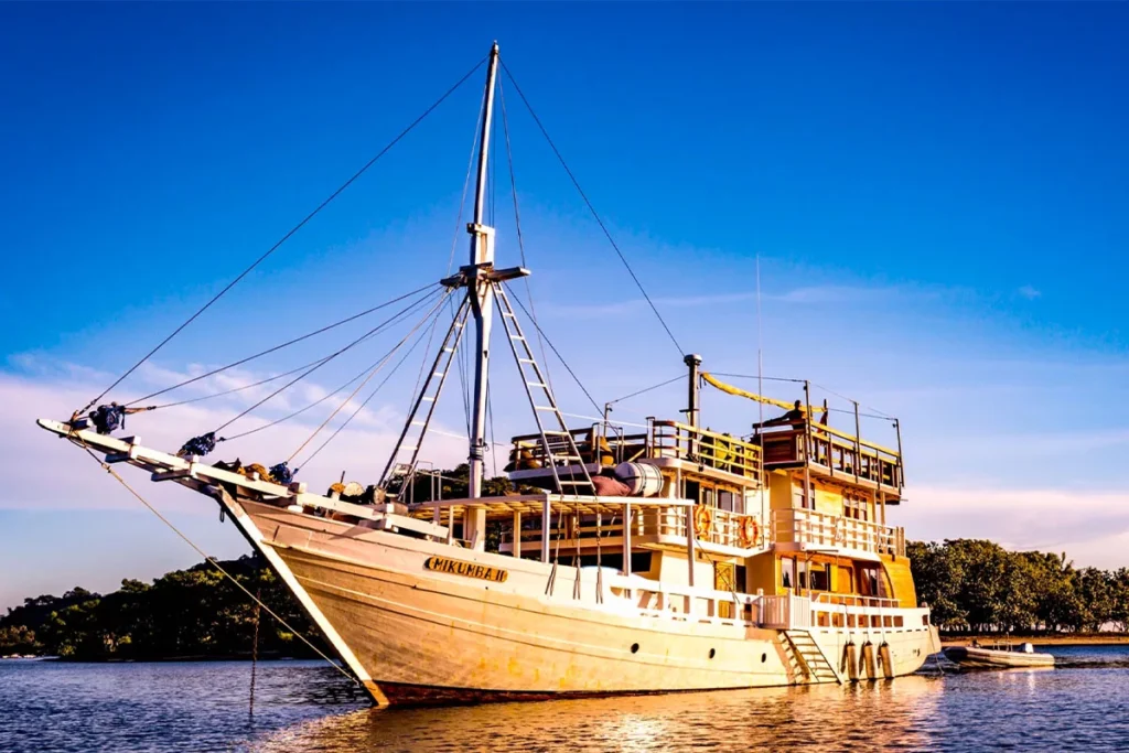 Bow exterior of Mikumba Dua in Indonesia