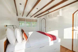 Mischief Voyage Banda Cabin double-bed setup