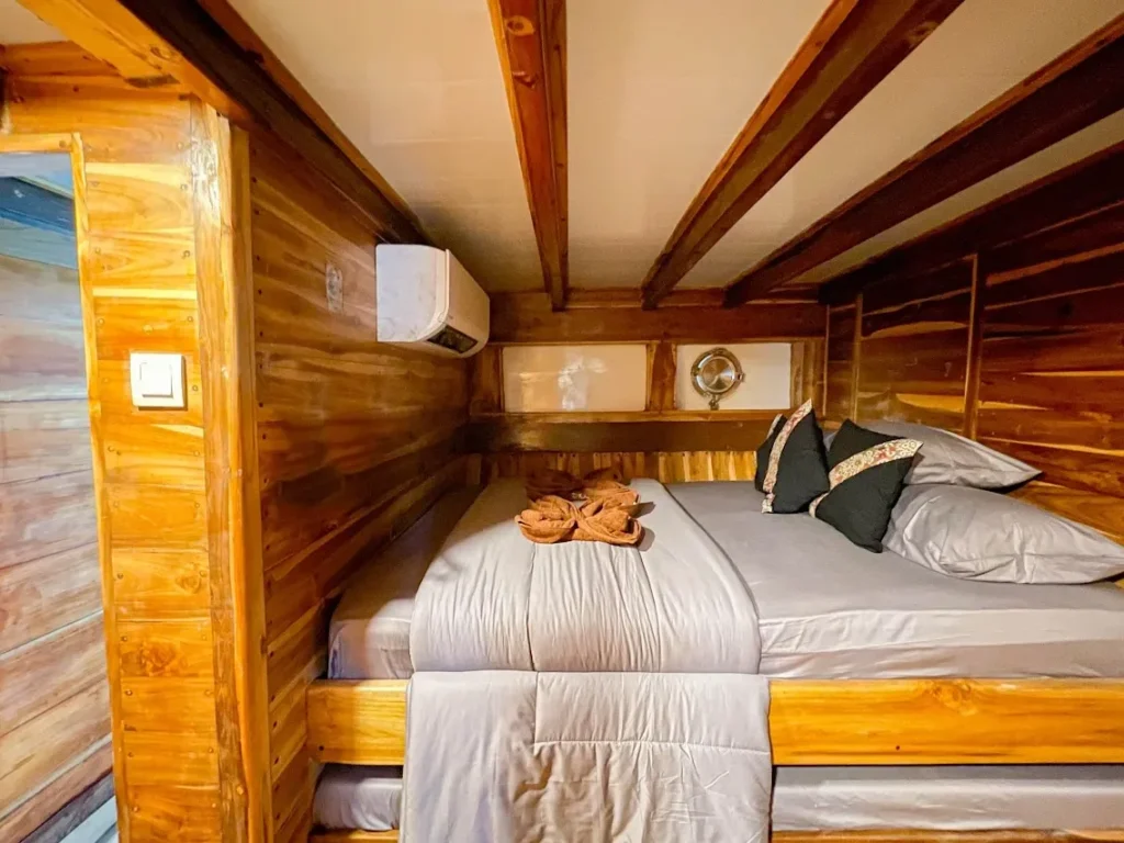 Deluxe cabin aboard Natural Phinisi