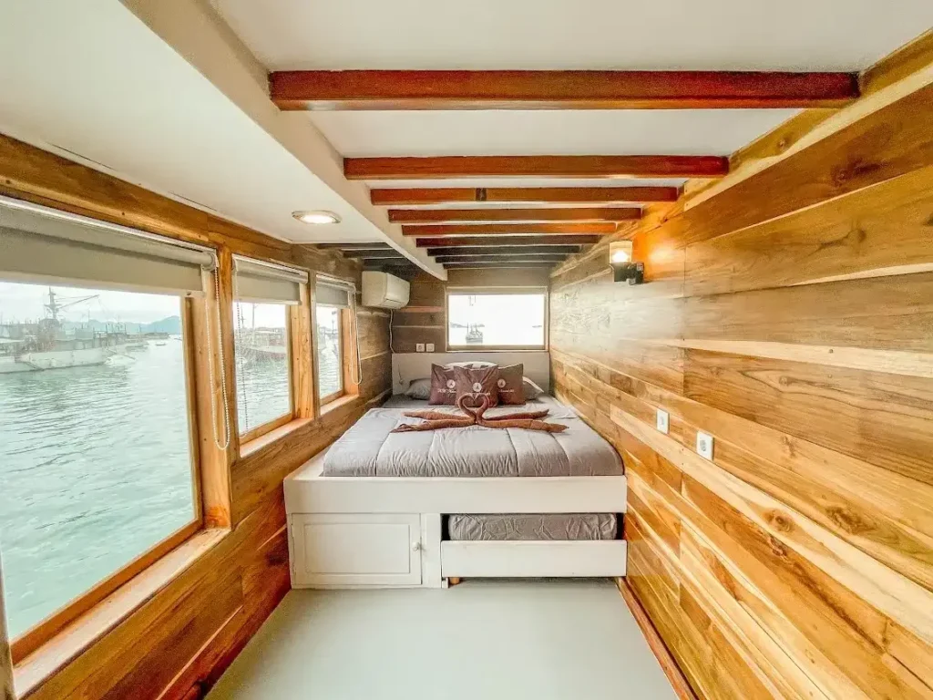 Suite cabin aboard Natural Phinisi