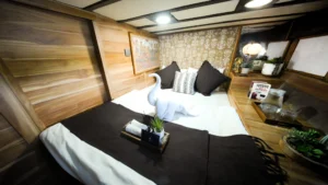 Navila cabin private 3 02 aboard Navila phinisi