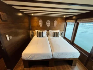 Twin-bed cabin aboard Nusa Kembara