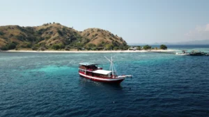 Queenesia I traditional dive phinisi at anchor