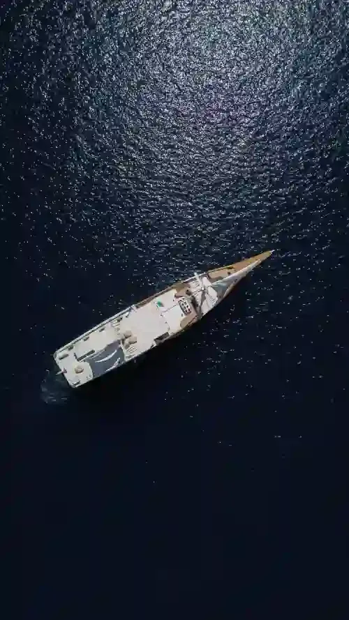 Raffles Cruise liveaboard in Komodo National Park