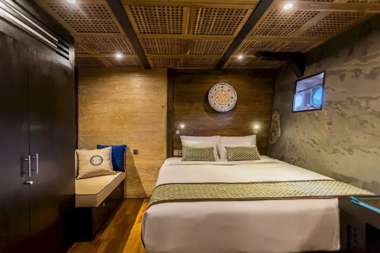 Second view of a Sea Star Suite aboard Scubaspa Zen