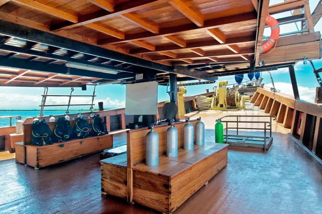 Dive deck with tanks aboard Sea Safari 6
