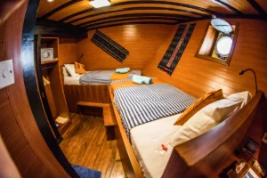 Second view of a lower deck twin cabin aboard Sea Safari 8