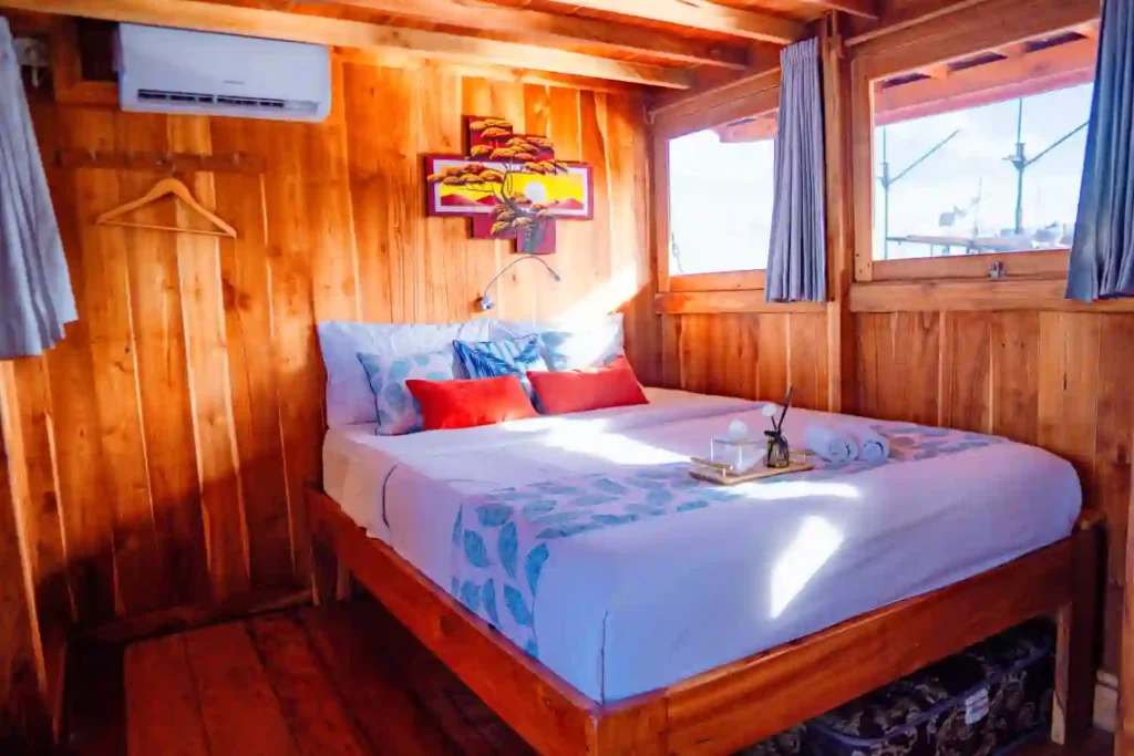 Deluxe Cabin 3 aboard Singkolo phinisi