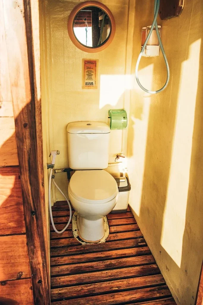 Bathroom facilities aboard Bajak