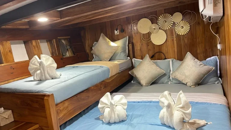 Family Triple Cabin with double and single beds aboard Blue Lotus