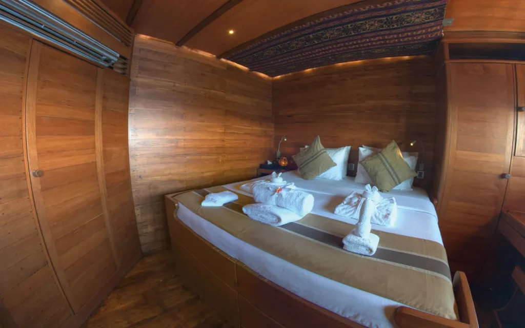 Bridge-deck Standard Cabin aboard Damai II