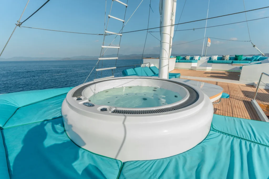 Kayra Phinisi upper sun deck and outdoor lounge