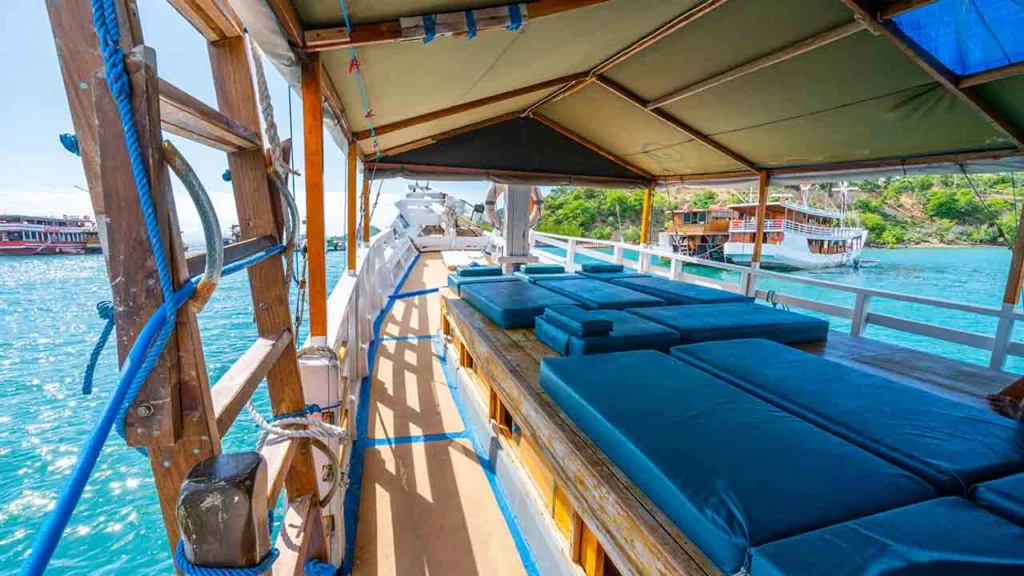 Indoor lounge area on M/V Tatawa