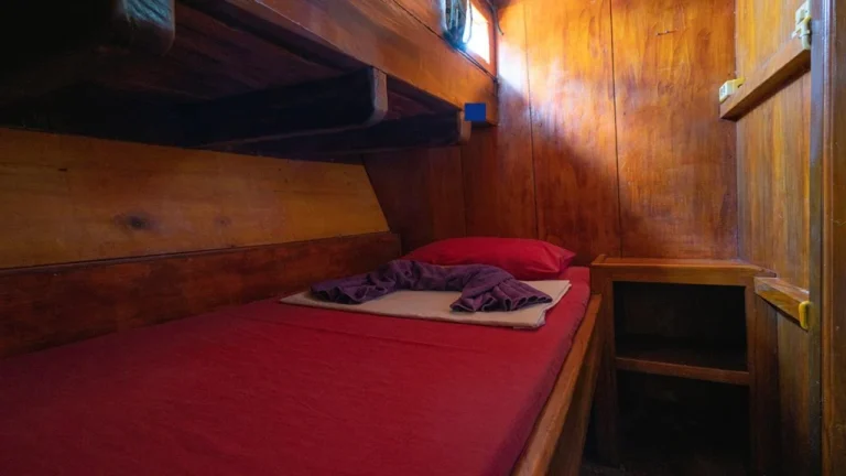 Single cabin on M/V Tatawa
