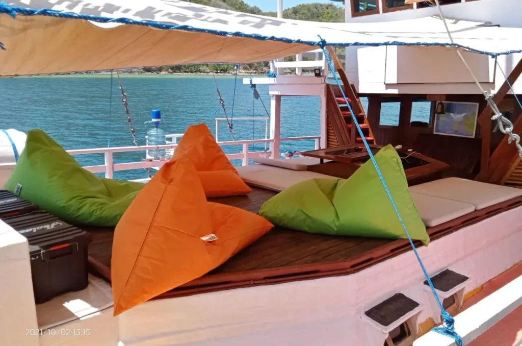 Open sun deck aboard Thalassa 1