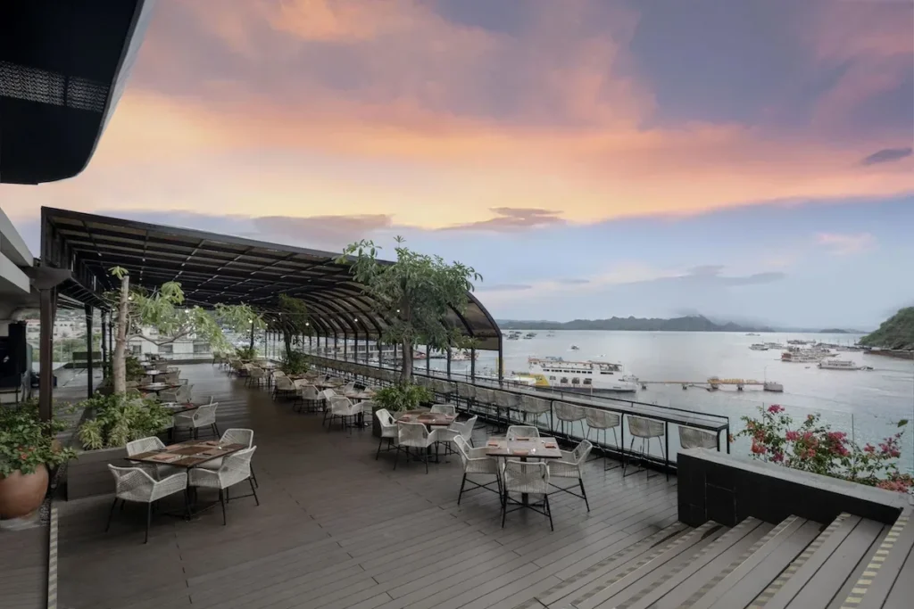The Bay Restaurant dining gallery image in Labuan Bajo