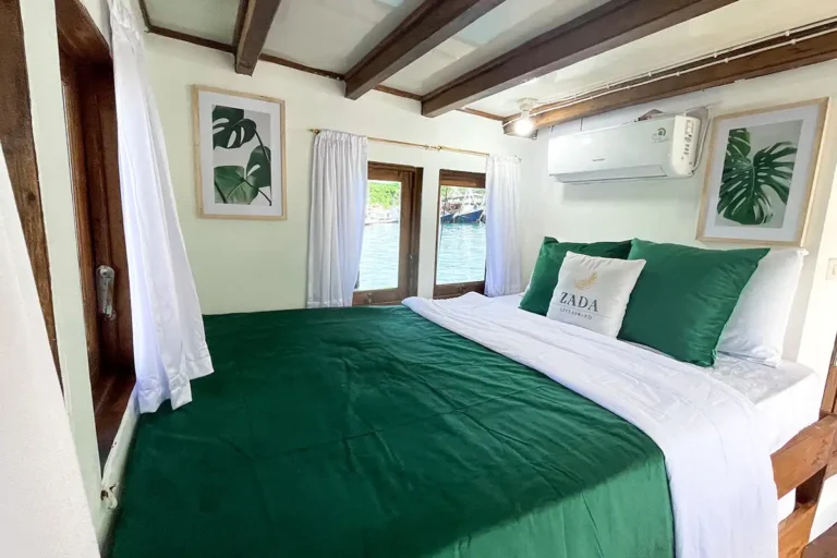Deluxe guest cabin aboard Zada Hela